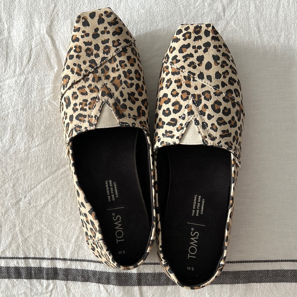 Tom’s shoes